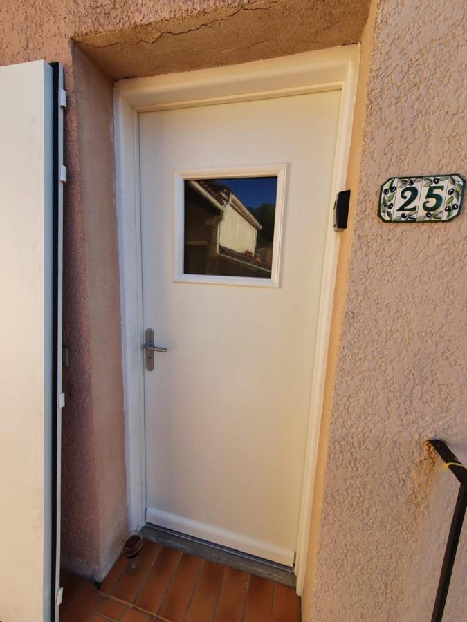 Appartement Sainte-Maxime, Plage De La Nartelle Bagian luar foto